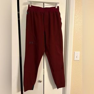 Under Armor Fitted Jogger Size Medium